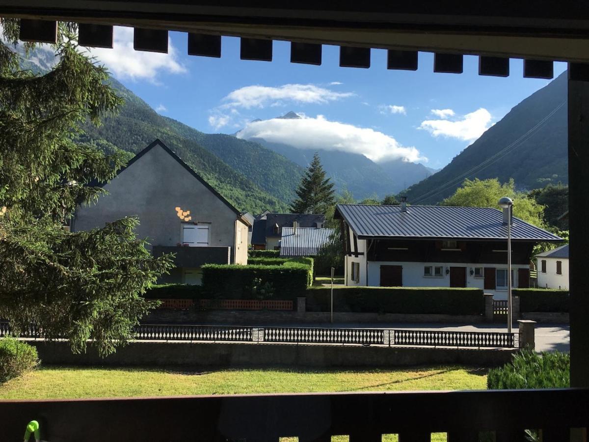 T2 Centre Village: Mountain View Chalet with Covered Terrace Saint-Lary-Soulan Exterior photo